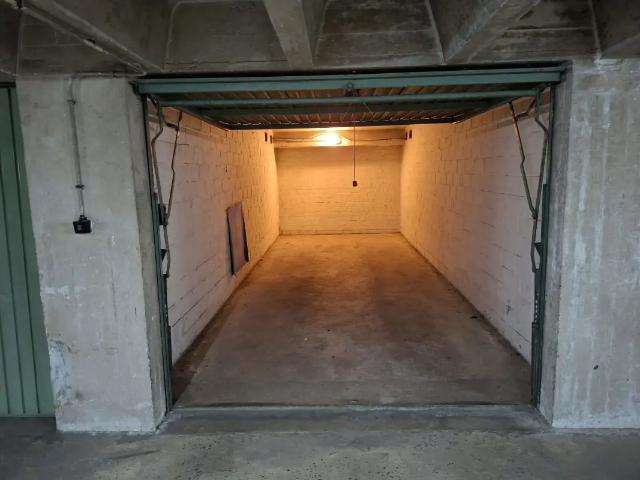 Garage location à Sint-lambrechts-woluwe, Bruxelles