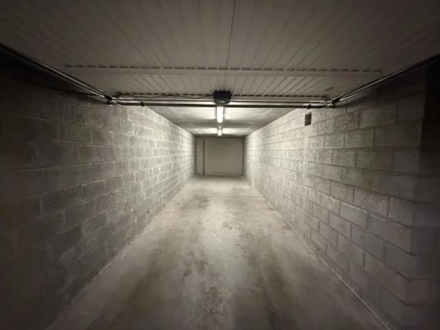 Garage location à Sint-pieters-woluwe, Bruxelles