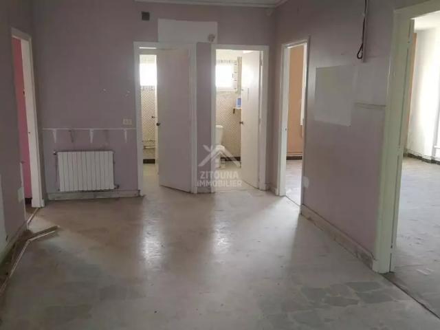 Bureau location à Ain Zaghouan, Douz