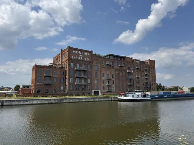 Loft location à Sint-pieters-leeuw, Brabant