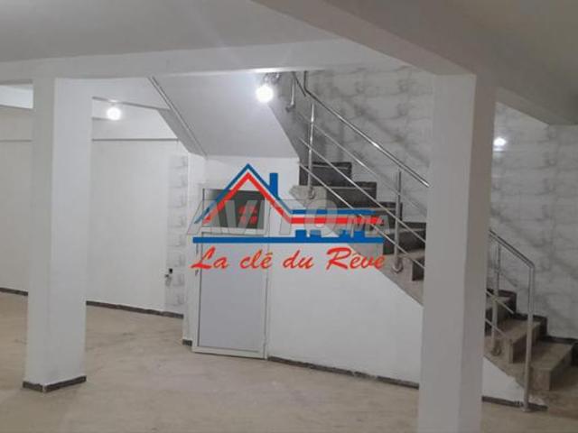Local commercial location à Rbat