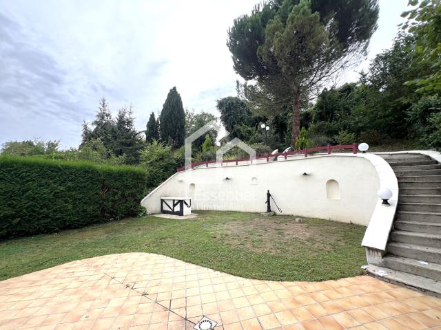 Maison location à Le Bas Secron, Maisons