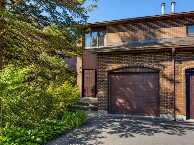 House for rent in Pointe-claire, Quebec