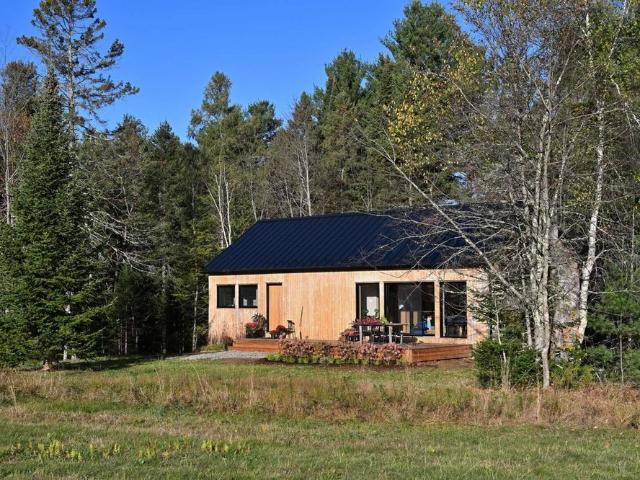 House for rent in Memphrémagog, Quebec