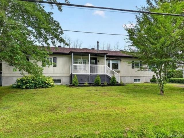 House for rent in Les Cèdres, Montérégie