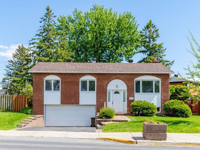 House for rent in Kirkland, Quebec