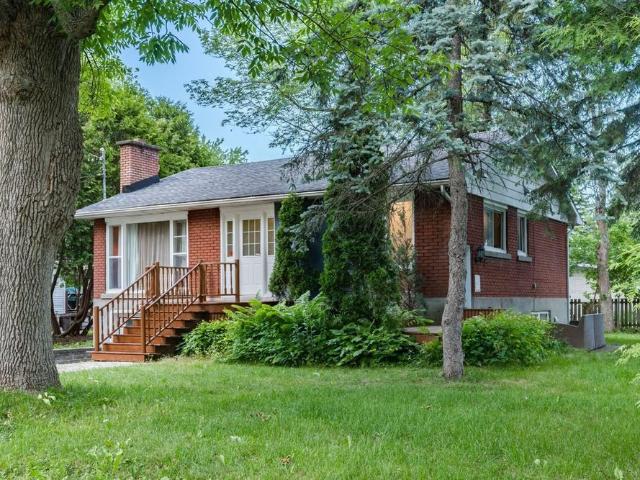House for rent in Beaconsfield, Quebec
