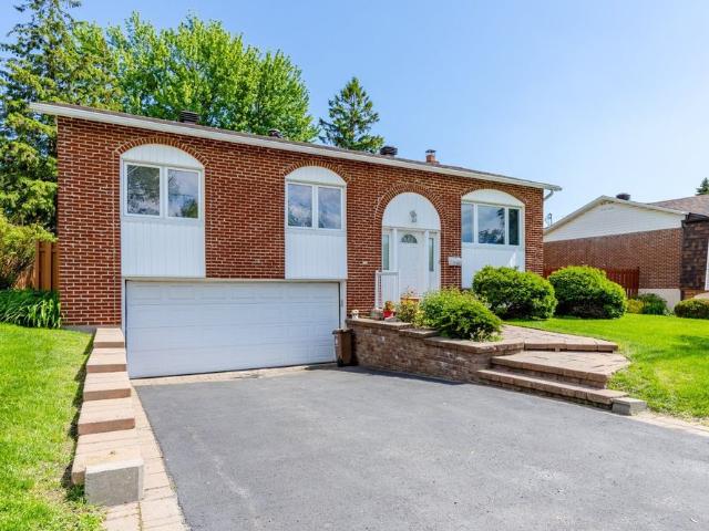 House for rent in Kirkland, Montréal (région administrative)