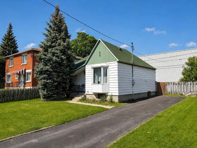 House for rent in Chomedey, Quebec