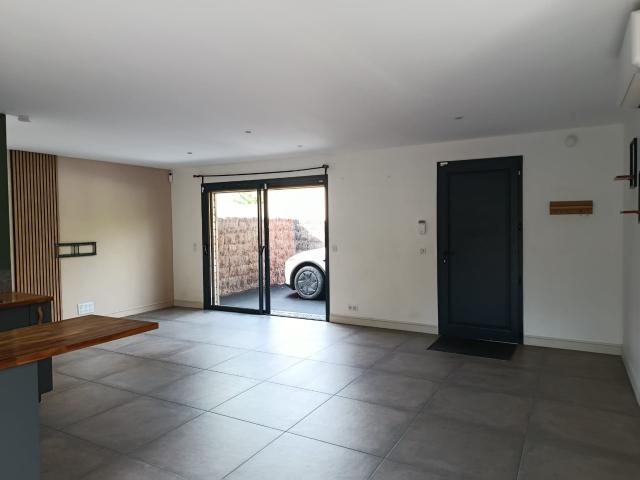 Maison location à Le Bourg Ouest, Saint-Caprais-de-Bordeaux