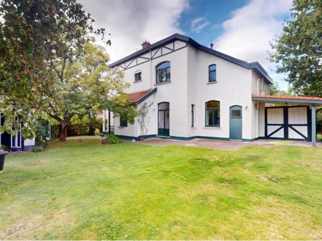 Maison location à Woluwe-Saint-Pierre - Sint-Pieters-Woluwe, Brussel-Hoofdstad - Bruxelles-Capitale