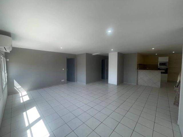 Appartement location à L'Arc de Verau, Saint-Julien-les-Rosiers