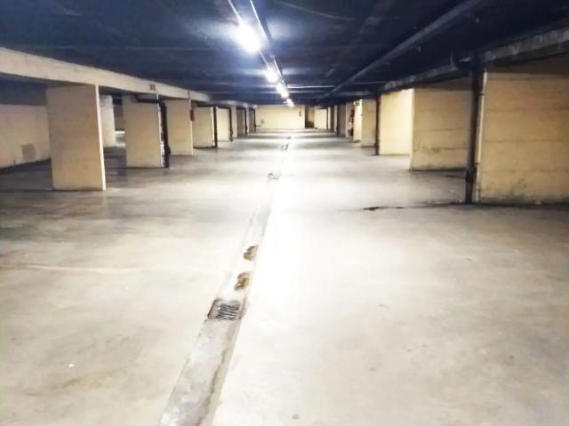 Garage location à Berchem, Bruxelles