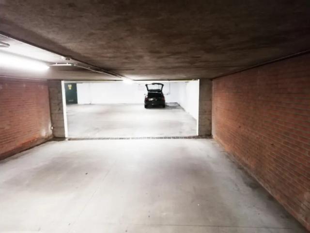 Garage location à Berchem, Bruxelles