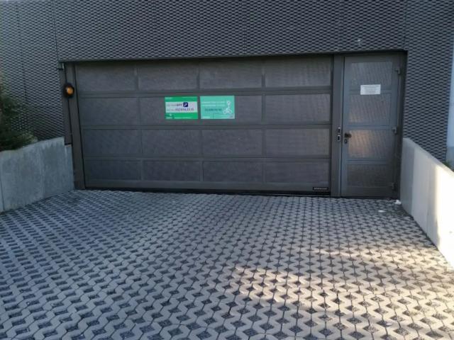 Garage location à Berchem, Bruxelles