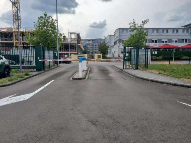 Garage location à Mellet, Wallonie