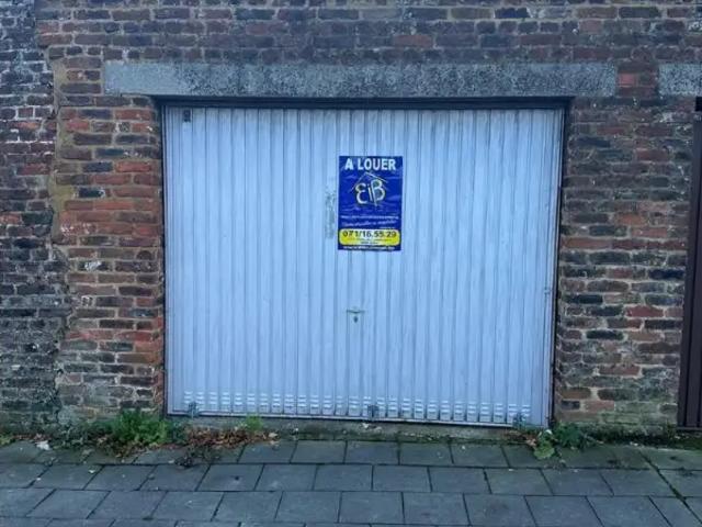 Garage location à Charleroi, Wallonie