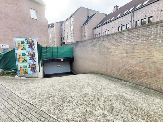 Garage location à Lava, Brabant