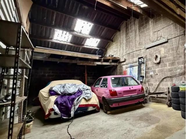 Garage location à Charleroi, Wallonie