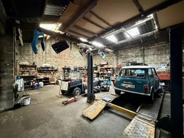 Garage location à Charleroi, Wallonie