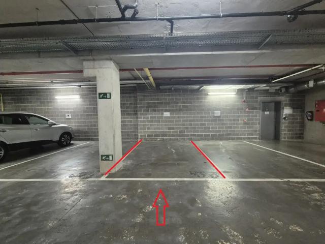 Garage location à Rixensart, Wallonie