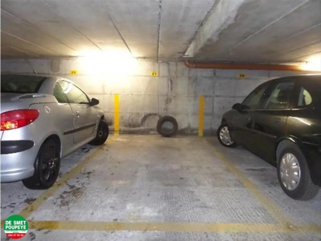 Garage location à Brugge, West-Vlaanderen