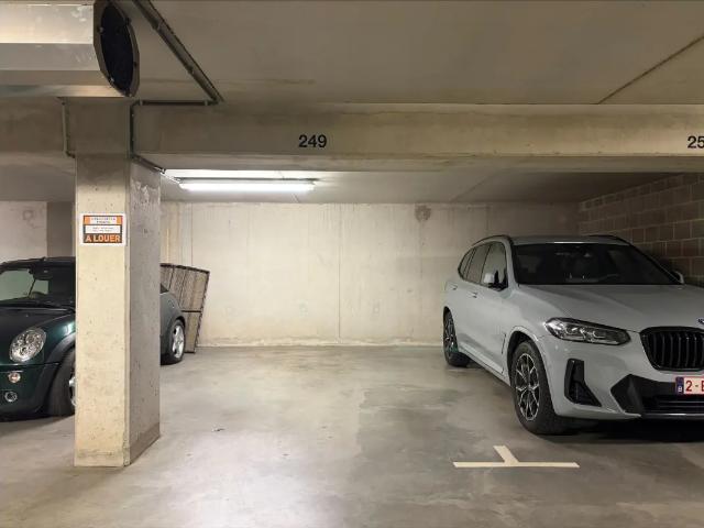 Garage location à Sint-lambrechts-woluwe, Bruxelles