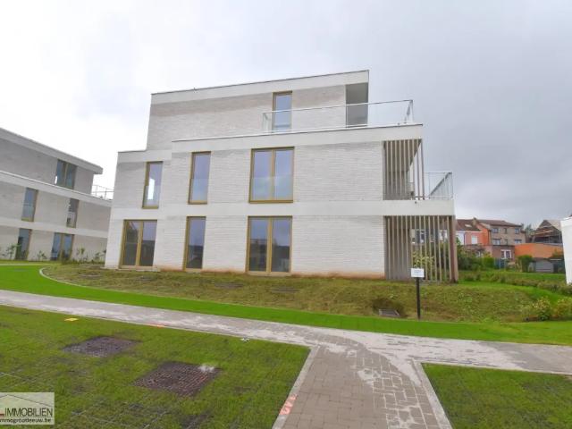 Penthouse location à Sint-pieters-leeuw, Brabant
