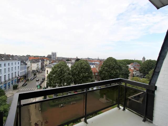 Penthouse location à Centre historique, Tournai