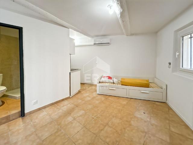 Studio location à Apt, Pertuis