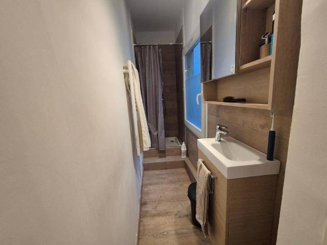 Studio location à Les Mouledas, Salon-de-Provence
