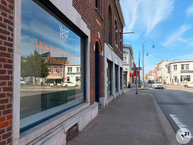 Local Commercial location à Amay, Wallonie