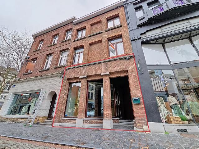 Local Commercial location à Aat, Wallonie