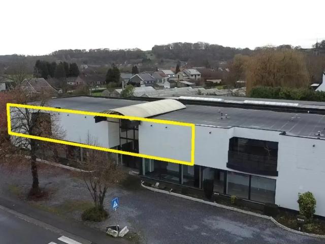 Local Commercial location à Bassenge, Wallonie