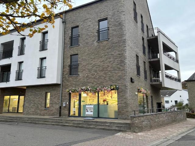 Local Commercial location à Winenne, Beauraing
