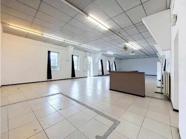 Local Commercial location à Beloeil, Wallonie