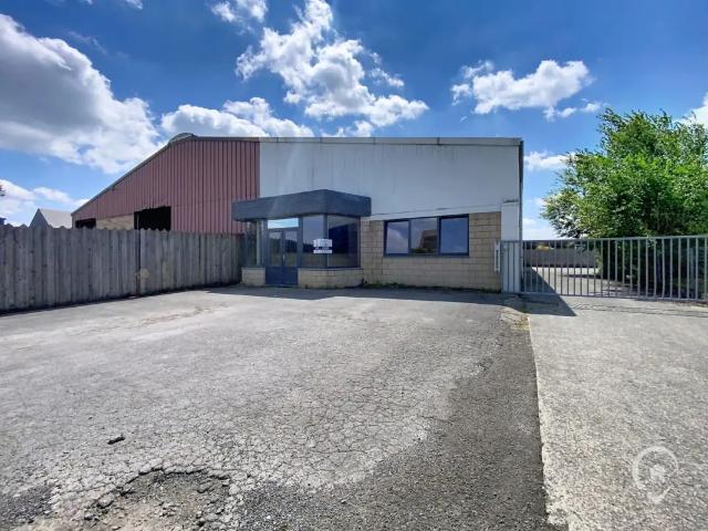 Local Commercial location à Baillamont, Wallonie