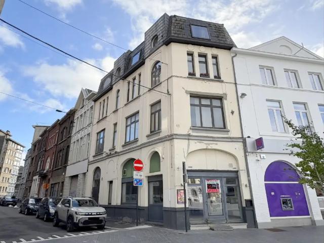 Local Commercial location à Charleroi, Wallonie
