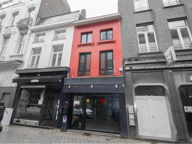 Local Commercial location à Charleroi, Wallonie