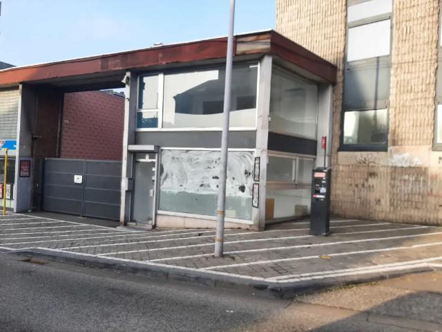 Local Commercial location à Charleroi, Wallonie