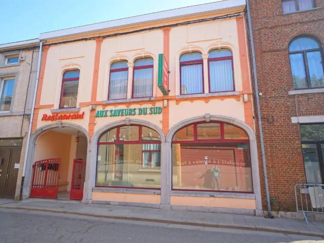 Local Commercial location à Châtelet, Wallonie