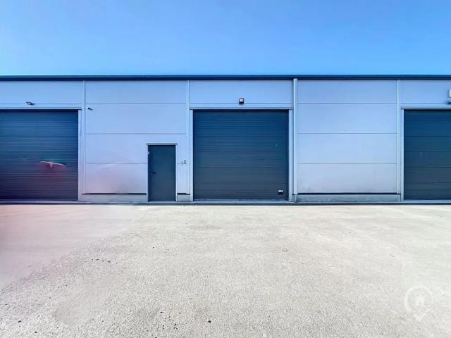 Local Commercial location à Dinant, Wallonie