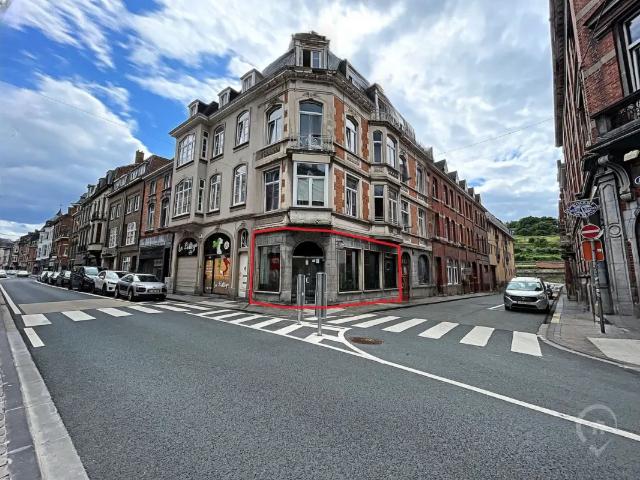 Local Commercial location à Dinant, Wallonie