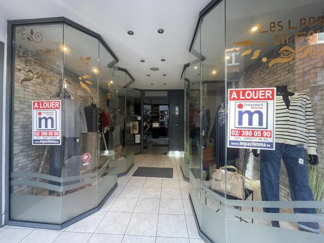 Local Commercial location à Edingen, Wallonie