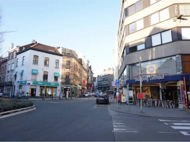 Local Commercial location à Etterbeek, Bruxelles