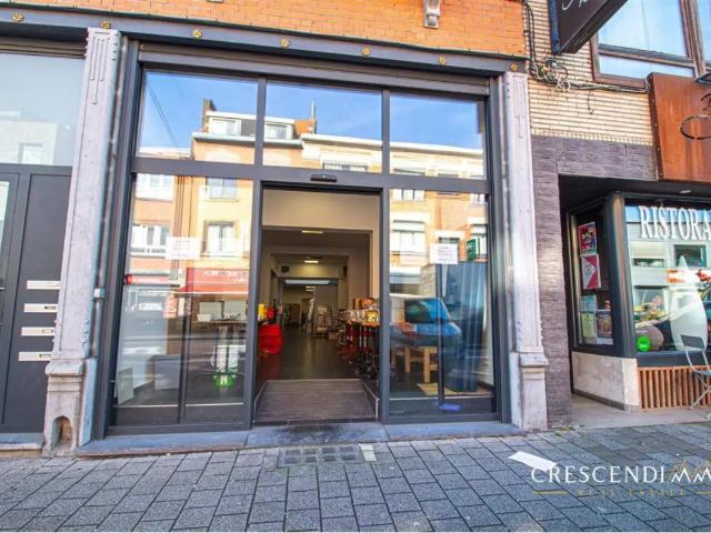 Local Commercial location à Evere, Bruxelles
