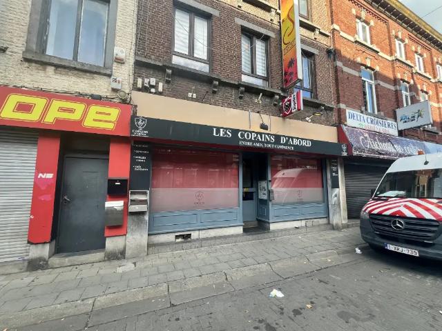 Local Commercial location à Gilly, Charleroi