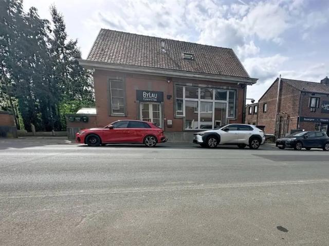 Local Commercial location à Graven, Wallonie