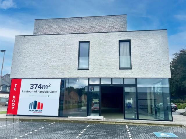 Local Commercial location à Ham, Limburg