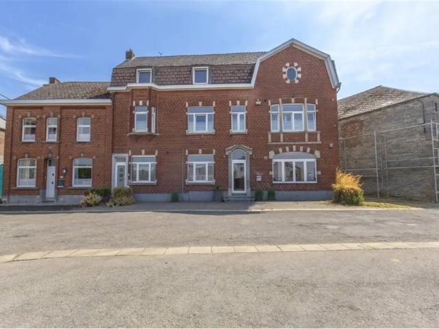 Local Commercial location à Florennes, Wallonie
